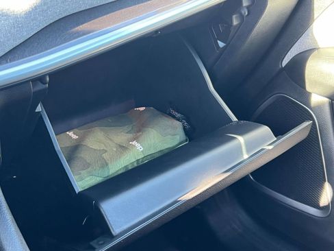 Used 2023 Jeep Compass Latitude image 10