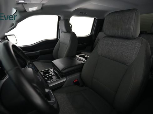 Used 2023 Ford F150 Lightning XLT image 4