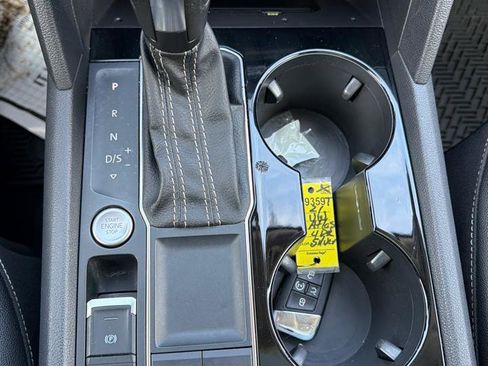 Used 2021 Volkswagen Atlas SEL image 32