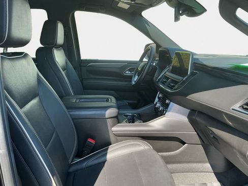 Used 2024 GMC Yukon SLT AWD/4WD image 16