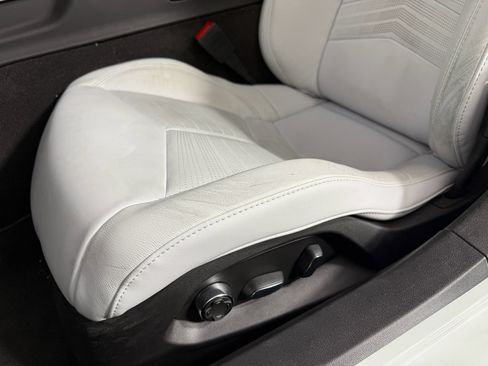 Used 2023 Chevrolet Corvette Stingray Preferred Cpe w/ Battery Protection Package image 18