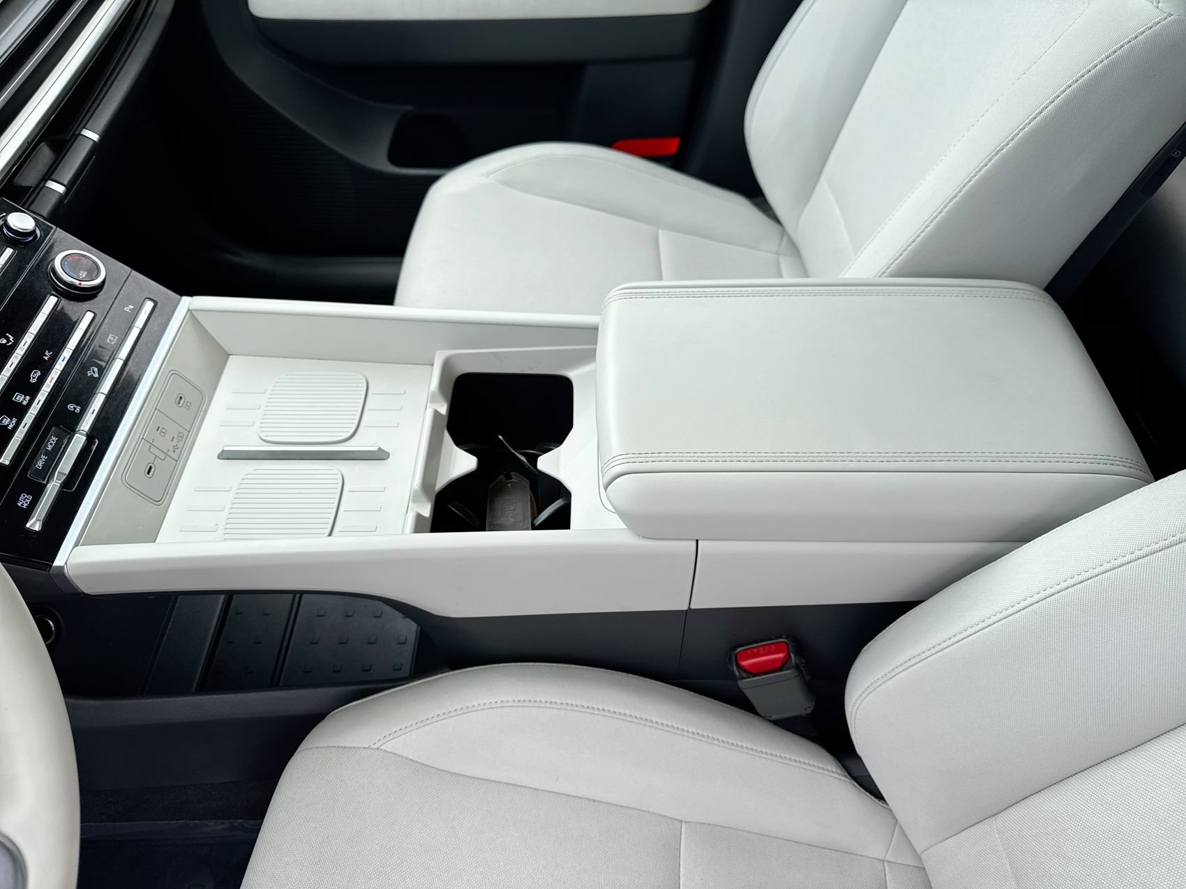 Used 2024 Hyundai Santa Fe SE FWD image 20
