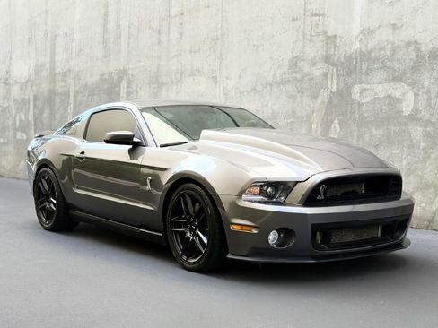 Used 2011 Ford Mustang Shelby GT500 w/ SVT Performance Pkg image 15