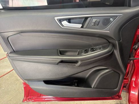 Used 2023 Ford Edge Titanium AWD/4WD image 12