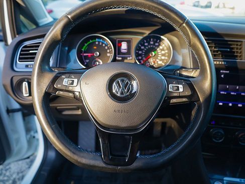 Used 2019 Volkswagen e-Golf SE w/ Driver Assistance Package image 13