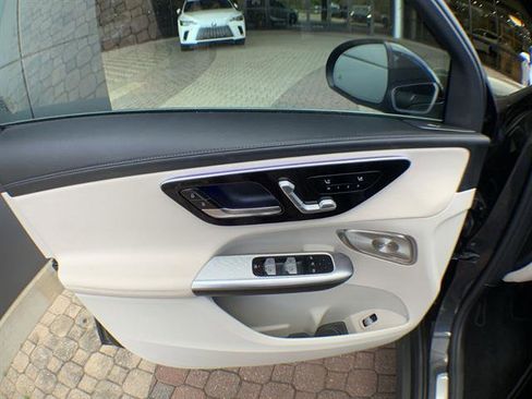 Used 2023 Mercedes-Benz GLC 300 image 13