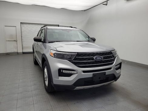 Used 2020 Ford Explorer XLT w/ Equipment Group 202A AWD/4WD image 14