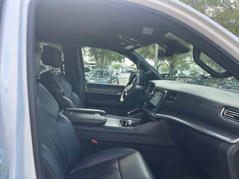 Used 2024 Jeep Wagoneer Series II w/ Flexible Seating Group AWD/4WD image 35
