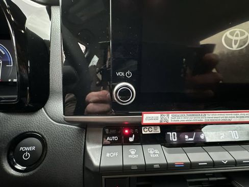 New 2026 Toyota Camry Hybrid image 14