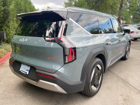 Used 2024 Kia EV9 Wind AWD/4WD image 4