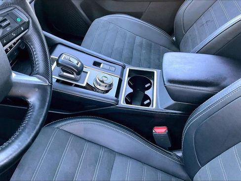 Used 2024 Mitsubishi Outlander SE Black Edition image 17