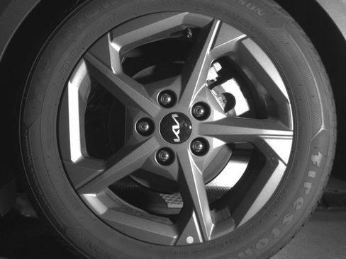 Used 2025 Kia K4 LXS image 14