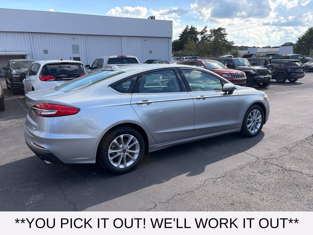 Used 2020 Ford Fusion SE FWD image 6
