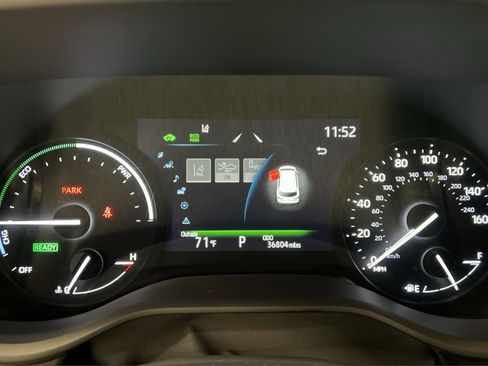 Used 2025 Toyota Sienna XLE image 15