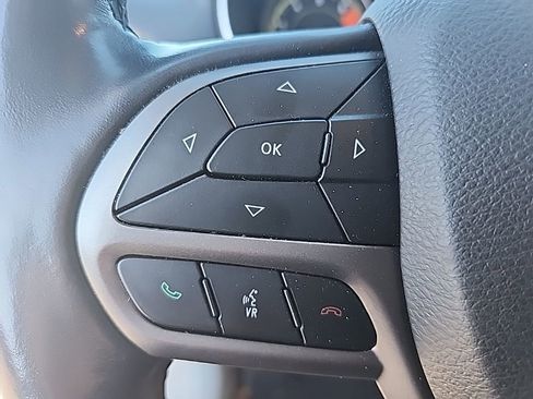 Used 2020 Jeep Cherokee Limited image 11