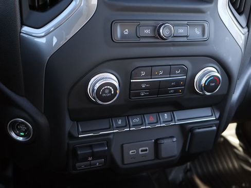 Used 2024 GMC Sierra 2500 Pro w/ Convenience Package image 17