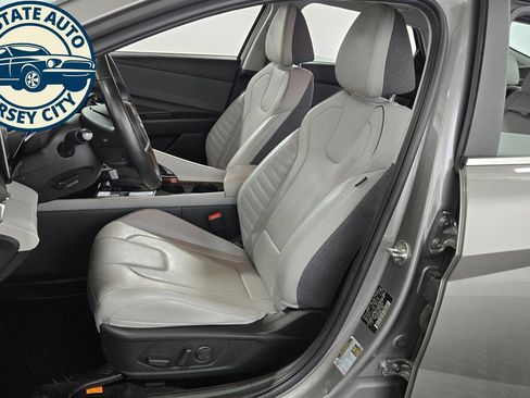 Used 2023 Hyundai Elantra Limited FWD image 29