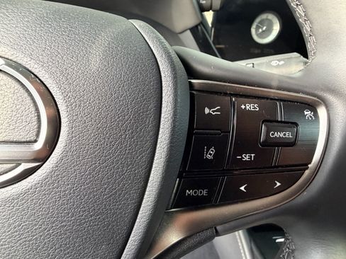 Used 2025 Lexus ES 350 w/ Premium Package FWD image 19