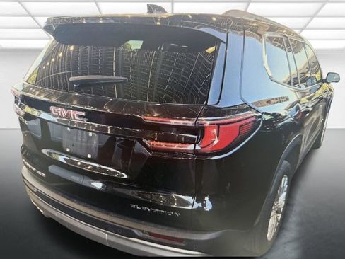 Used 2024 GMC Acadia Elevation AWD/4WD image 2