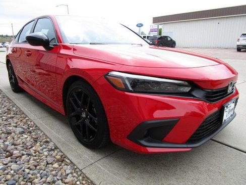 Used 2024 Honda Civic Sport image 3