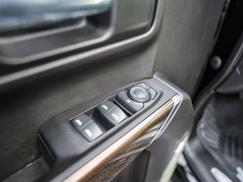 Used 2022 Chevrolet Silverado 1500 LT Trail Boss w/ LT Trail Boss Premium Package image 10