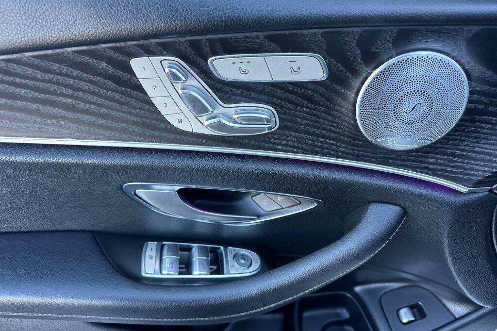 Used 2018 Mercedes-Benz E 300 w/ Premium 1 Package image 11