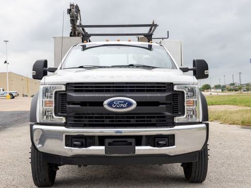 Used 2019 Ford F550 2WD Regular Cab Super Duty image 2
