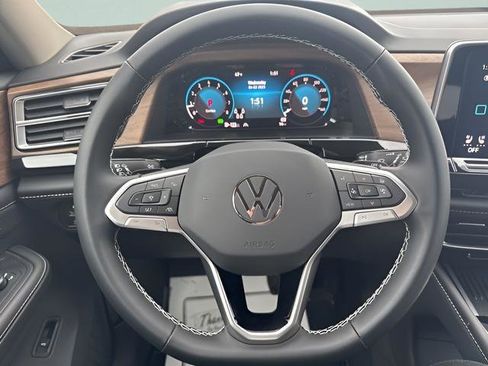 New 2025 Volkswagen Atlas SE image 10