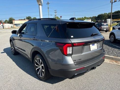Used 2025 Ford Explorer ST-Line AWD/4WD image 6