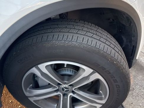 Certified 2022 Mercedes-Benz GLC 300 4MATIC w/ Premium Package Lite image 23