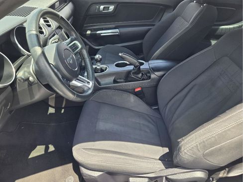 Used 2019 Ford Mustang Coupe RWD image 12