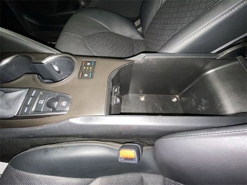 Used 2021 Toyota Camry XSE image 21