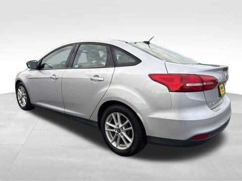 Used 2015 Ford Focus SE image 6