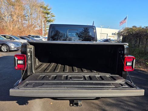 Used 2021 Jeep Gladiator Overland image 30