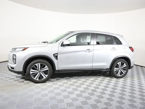 Used 2020 Mitsubishi Outlander Sport SE image 2
