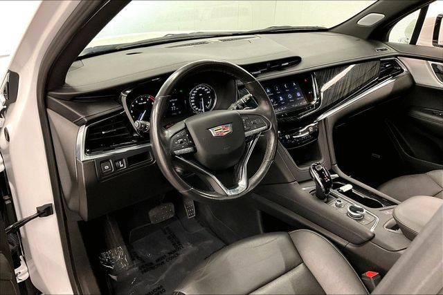 Used 2023 Cadillac XT6 Premium Luxury AWD/4WD image 16