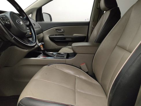 Used 2019 Kia Sedona EX FWD image 17