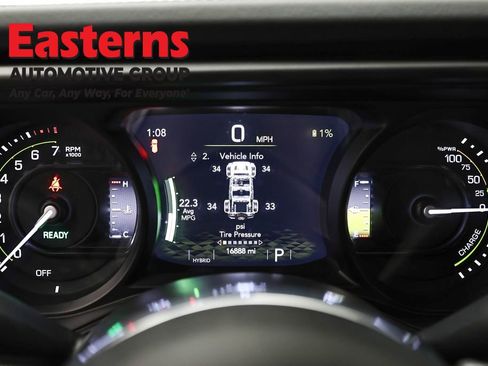 Used 2025 Jeep Wrangler Unlimited Sahara AWD/4WD image 18