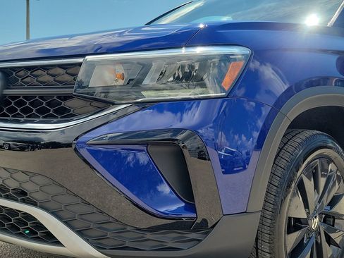Certified 2023 Volkswagen Taos S FWD image 11