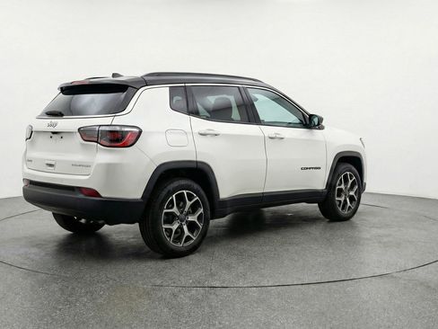 Used 2025 Jeep Compass Limited AWD/4WD image 9