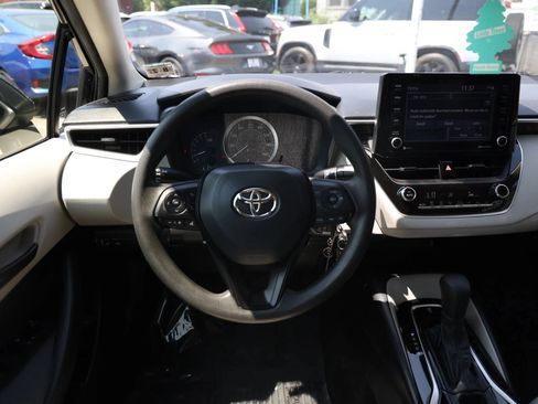 Used 2022 Toyota Corolla LE FWD image 14