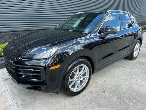 Certified 2026 Porsche Cayenne AWD/4WD image 7