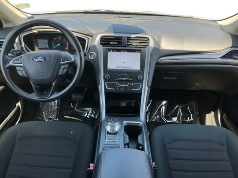 Used 2019 Ford Fusion SE FWD image 10