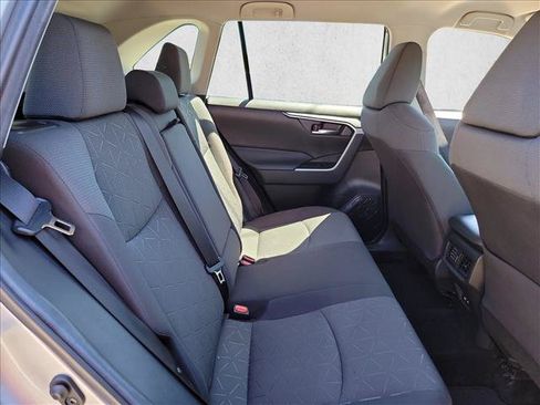 Used 2021 Toyota RAV4 XLE FWD image 13