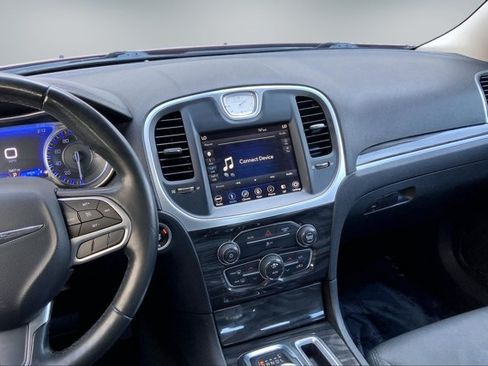 Used 2019 Chrysler 300 Touring w/ Sport Appearance Package AWD/4WD image 5