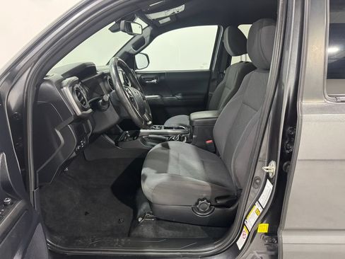 Used 2018 Toyota Tacoma TRD Sport RWD image 13