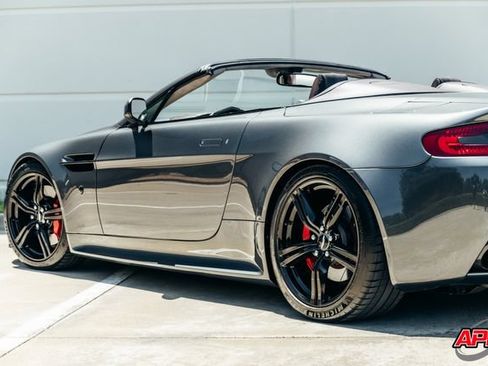 Used 2009 Aston Martin V8 Vantage Roadster RWD image 56
