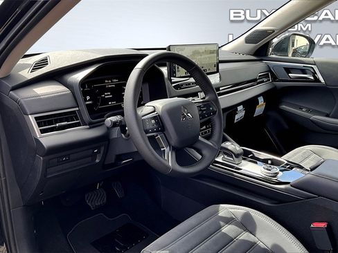 New 2025 Mitsubishi Outlander SE image 6