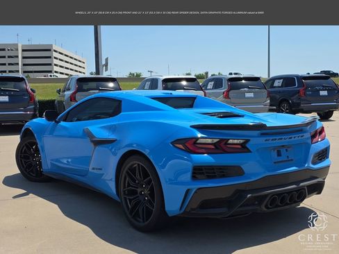 Used 2024 Chevrolet Corvette Z06 RWD image 3