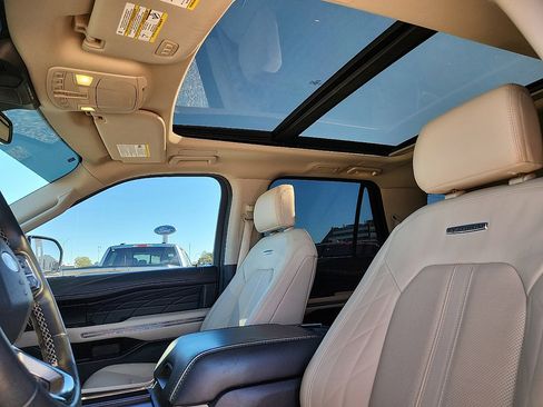 Used 2022 Ford Expedition Platinum image 7